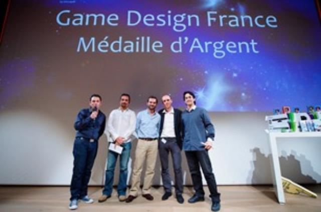 Xavier Cliquennois, Norbert Tran Phat et des membres du jury lors de la finale française Imagine Cup le 5 mai 2011.
