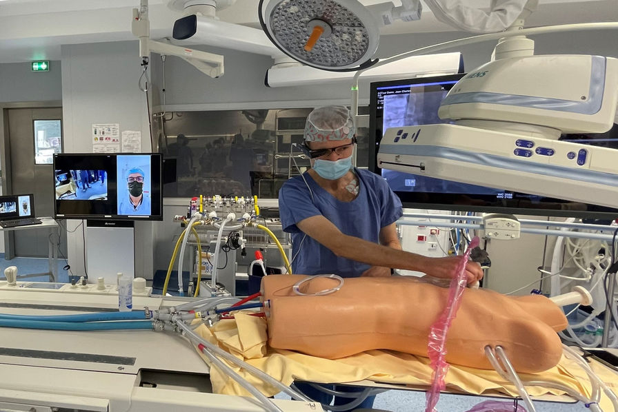 Le CHU de Rennes a simulé une intervention cardiaque sur un patient « fantôme » avec une connectivité opérée par un réseau 5G.