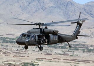 hélicoptère UH-60 black Hawk